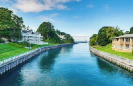 Walk to Dtwn Charlevoix Condo with Fireplace