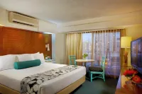 Oasis Hotel Waikiki