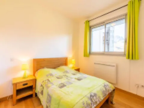 2 Rooms for 6 People