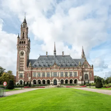 voco THE HAGUE by IHG Отели рядом с достопримечательностью «Гаага»