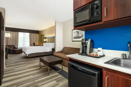 Holiday Inn Express & Suites Florence I-95 @ Hwy 327 Отели в г. Флоренс