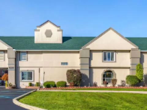 Magnuson Hotel Detroit Airport Hotels in Romulus