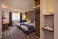 Holiday Inn Express Preston - South Hotels near Duchy House