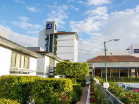 Hotel Horizon & Convention Center Hotels near Acueducto