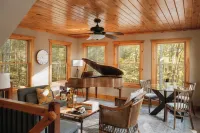 Catskills 3Br Cabin Retreat w/Roof Deck and Fire Pit