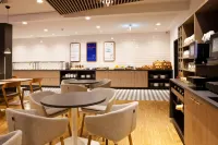 Holiday Inn Express RINGSHEIM by IHG - 朝食