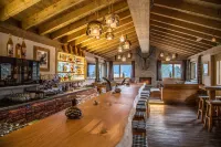 Hotel Sarain Active Mountain Resort - bar