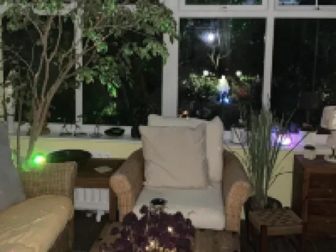 2-Bed House Sleeps 4 - Enclosed Garden - Tv & WiFi Hotels in Amesbury