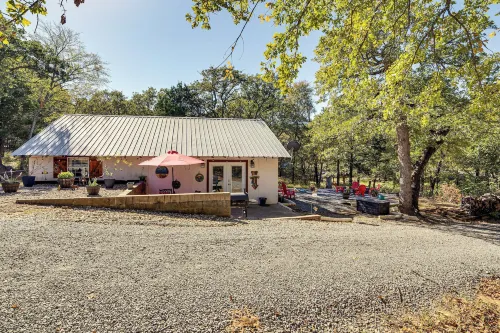 1 Mi to Park and Boat Ramp! Lake Texoma Retreat - 3-Star