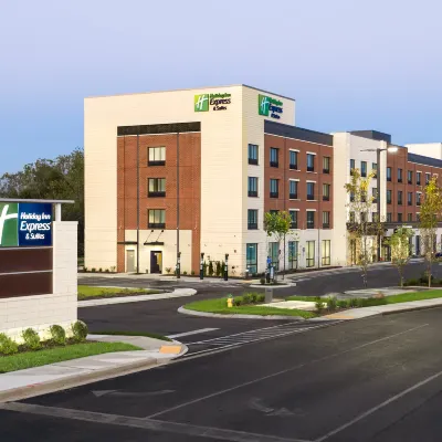 Holiday Inn Express & Suites Murfreesboro West by IHG Hotels near Greenway Trailhead