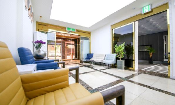 Best In City Hotel - Housity