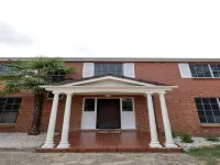 Country 4-Bed Homestead with Games Room & Views Hotels in Tenterfield