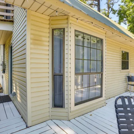 Wraparound Porch: Toledo Bend Reservoir Retreat!