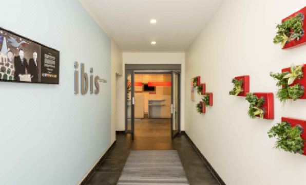 Ibis Esch Belval