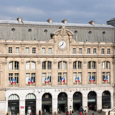 Hôtel Mercure Paris Levallois-Perret Отели рядом с достопримечательностью «LVMH Fragrance Brands»