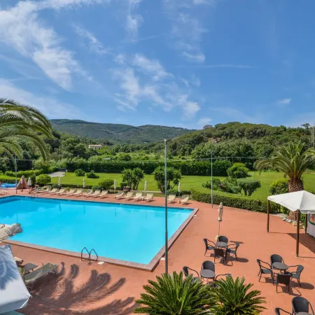 Hotel in Capoliveri with private beach