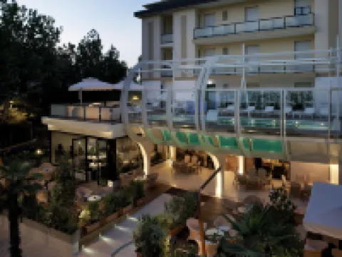 ホテル ボエミア リッチョーネのホテル