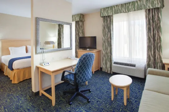 Holiday Inn Express & Suites SACRAMENTO AIRPORT NATOMAS by IHG Photos