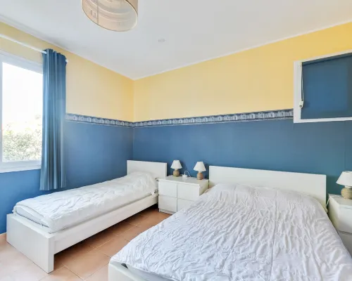 Sunny Roquebrun Getaway Hotels in Roquebrun
