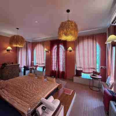 Love Story by Purple Door Villas Rooms