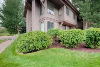 Retro 3BD Sun Valley Condo + Free Resort Amenities! - Mountain view