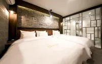 Cheonan Hotel 69