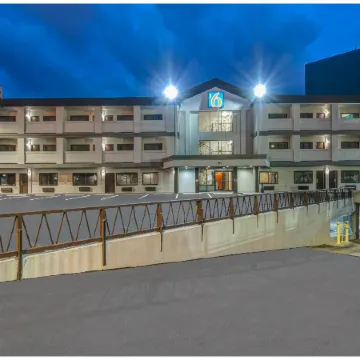 Motel 6 Atlanta, GA - Downtown Отели рядом с достопримечательностью «Станция метро "Файв Пойнтс"»
