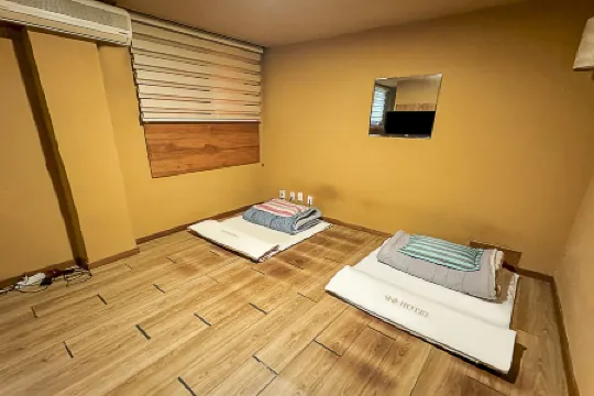 Incheon (Ganghwado) Nammun Market Отели рядом с достопримечательностью «Музей истории Канхва»