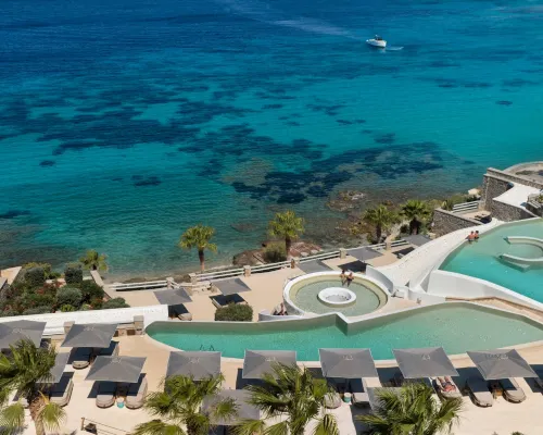 Anax Resort and Spa Отели рядом с достопримечательностью «Пляж Капари»