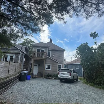 Bright fresh with Harbour views close to everything!