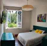 Flying Dog Hostel - Hostels