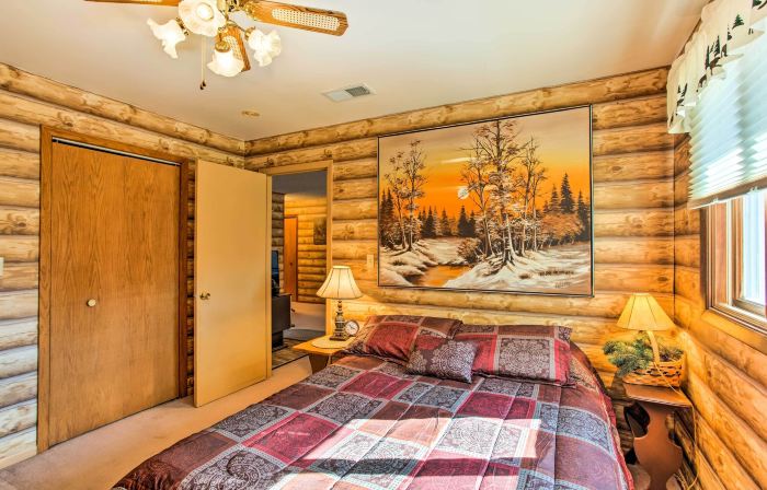 Fish and Hike Wooded Cabin 9 Mi to Lake Nebagamon!