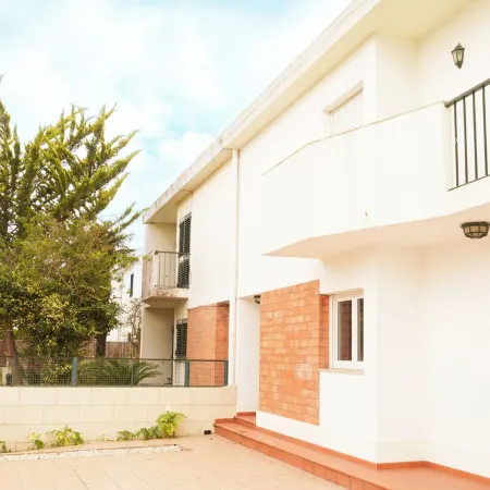 5-bedroom beach house ideal for groups 5 min walk from Carcavelos beach