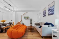 Luxurious Large 3 Bedroom Loft Saskatchewan Drive - Apartments