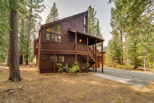 Truckee Home w/ Private Hot Tub on a Golf Course - مسبح