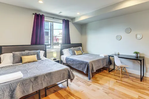 Rooftop Deck & Game Lounge in North Philly East! - Country Houses