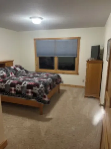 Cozy cabin. Boyne Falls, MI. Pet friendly. Sleeps 10. Full amenities. Views.