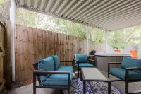 Casa Azul: King Bedsclose to Broadwayhot Tub!