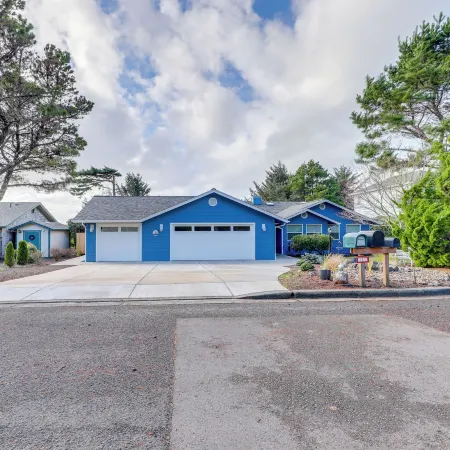 Private Beach, Deck & Grill! Siuslaw River Getaway
