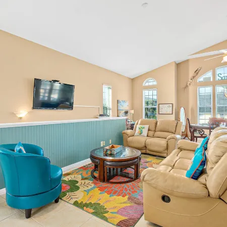 Two-level Home With Partial Ocean View, Balcony, Wifi, & W/D - Walk to the Beach