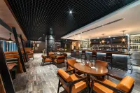 Hilton Garden Inn New Delhi/Saket - bar