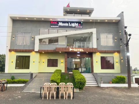 Hotel moonlight & restaurant