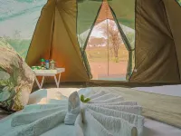 Khwai Mokoro Safaris and Campsites Hotels in Ngamiland North
