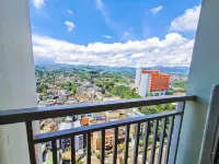 Apartemen Parahyangan Residence - con vistas a la montaña