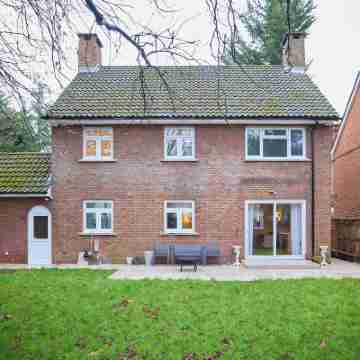 West of Brick & Bloom Hotel Exterior