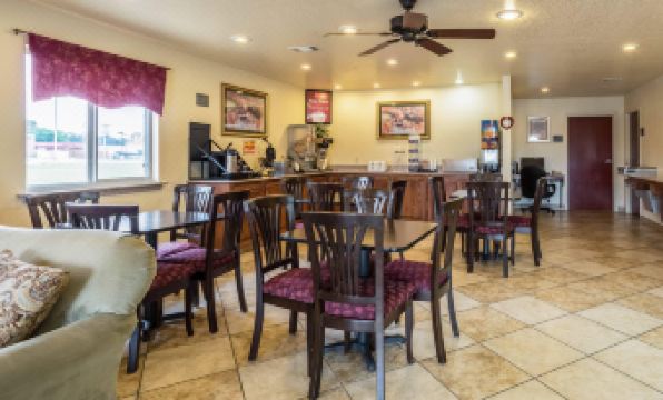 Econo Lodge Inn & Suites Searcy