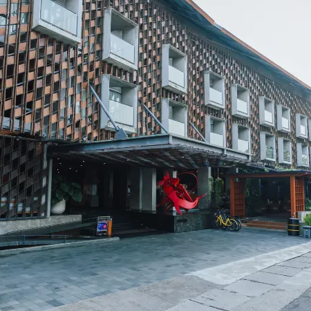 ARTOTEL Sanur Bali Отели рядом с достопримечательностью «Пляж Мертасари»