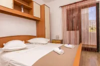 Apartments A Cappella Music - Homestays