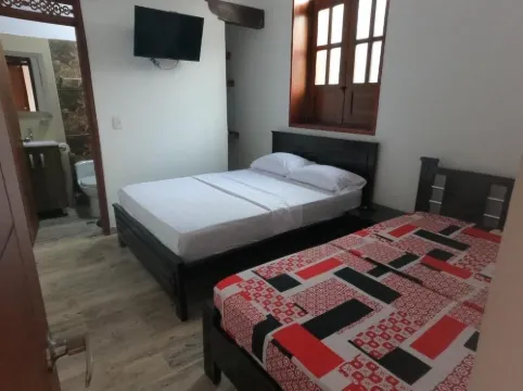 HOTEL COLONIAL A 100 MTS DE LA BASILICA