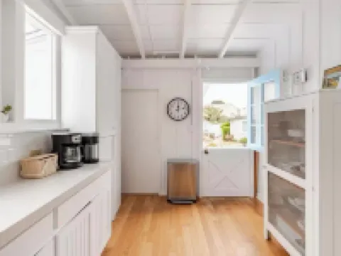 Carpinteria Beach Front Bungalow Hotels in Carpinteria